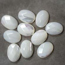 13X18MM FACETED OVAL CABOCHON MOP WHITE(8PCS/BAG)